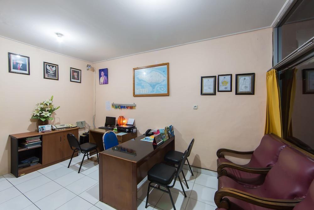 Oyo 3134 Puri Tamu Hotel Jimbaran Zewnętrze zdjęcie
